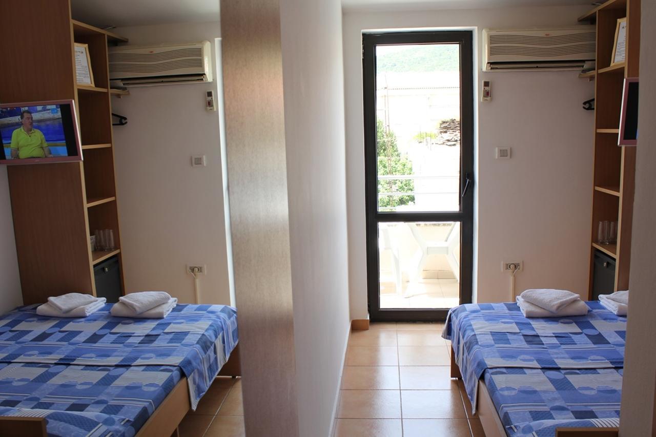 Apartments Mare Budva Room photo